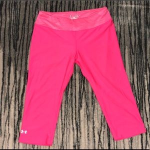 UnderArmour workout capris hot pink size M